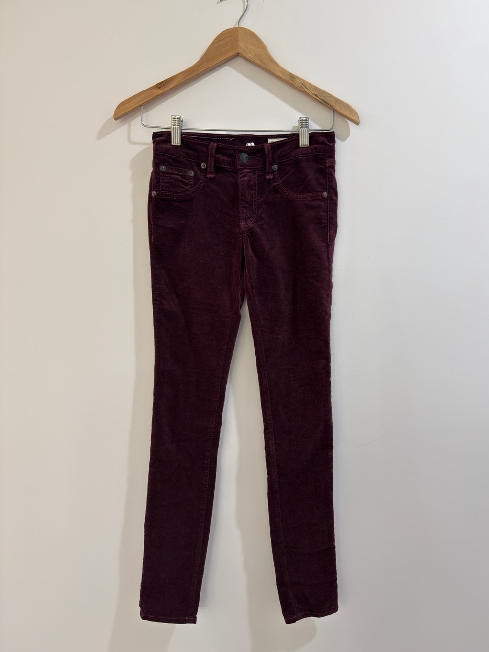 rag & bone Women’s Skinny Corduroy Pants in Burgundy